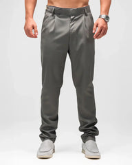 MEN’S SIDE TAB BUTTON PLEATED PANT - GREY