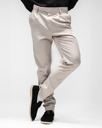 MEN’S SLIM-FIT BEIGE PLEATED TROUSERS