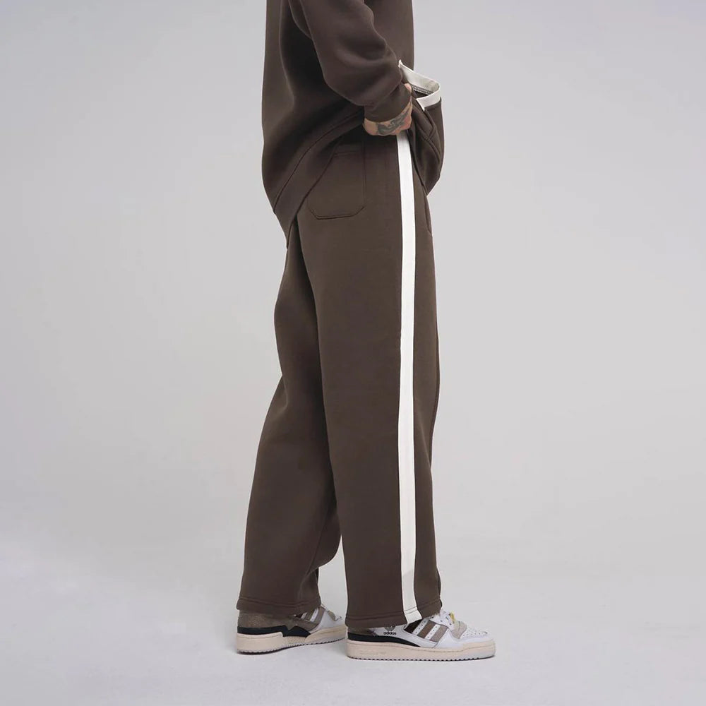 Crafting Your Look from the Ground Up: A Guide to Men's Bottom Fashion Trends