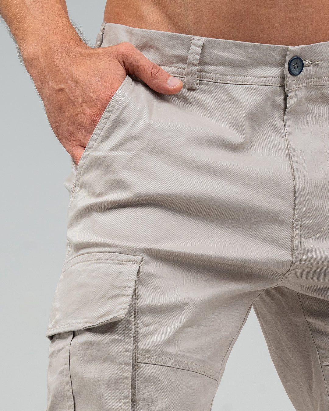 MEN’S BEIGE CARGO SHORTS