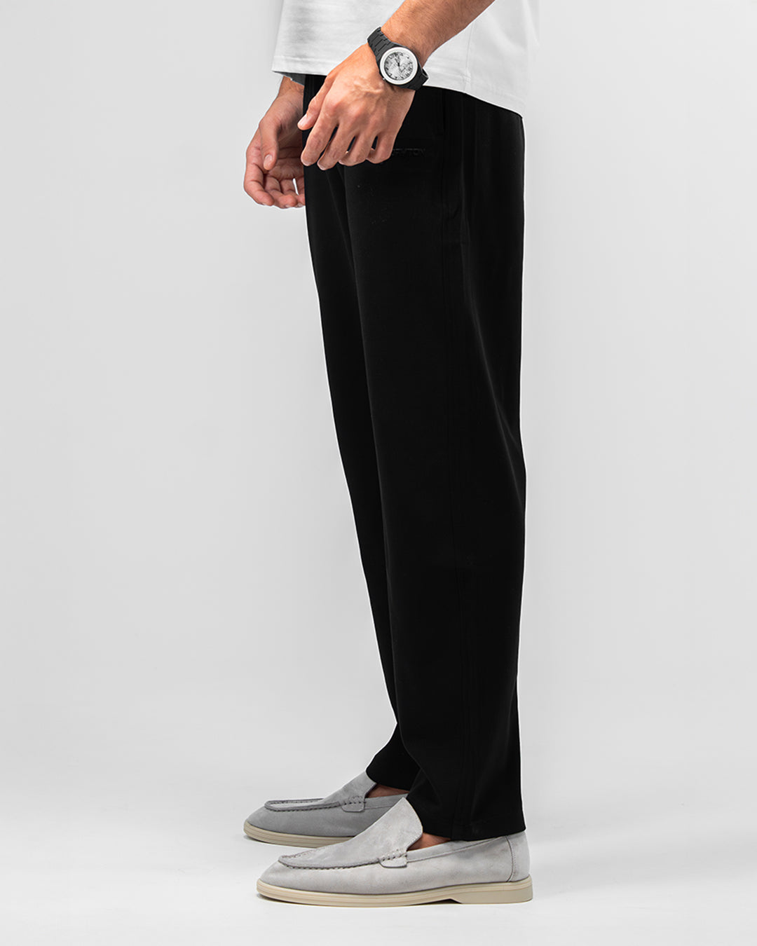 MEN’S BLACK STRAIGHT PANTS