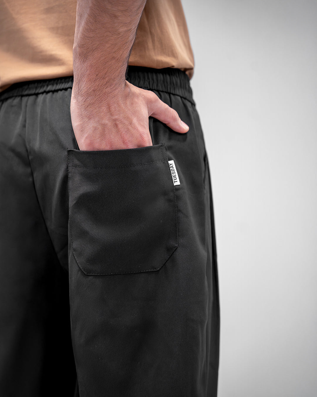 MEN’S RELAXED-FIT JOGGER PANTS - BLACK