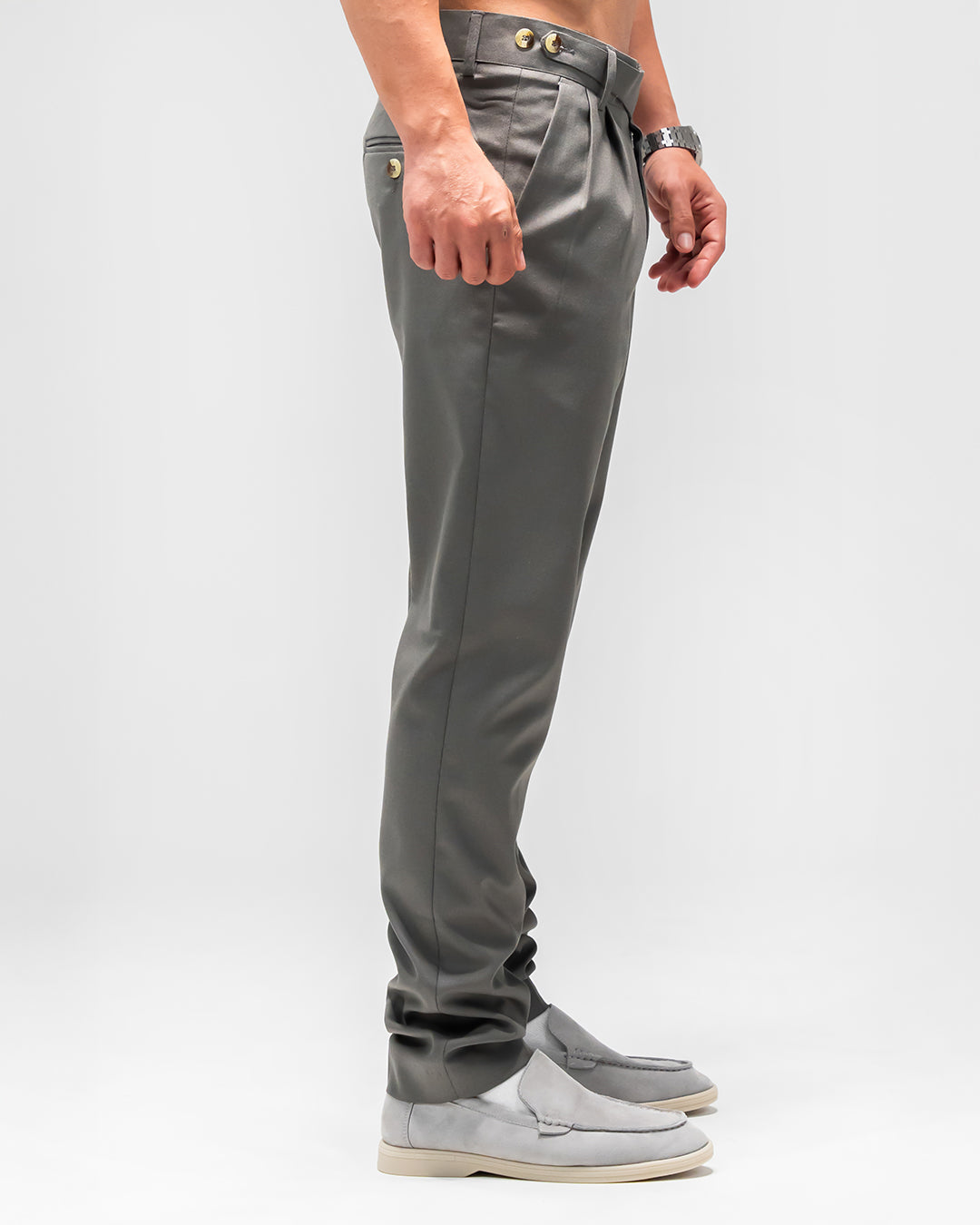 MEN’S SLIM-FIT GREY PLEATED TROUSERS