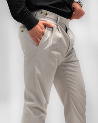 MEN’S SLIM-FIT BEIGE PLEATED TROUSERS