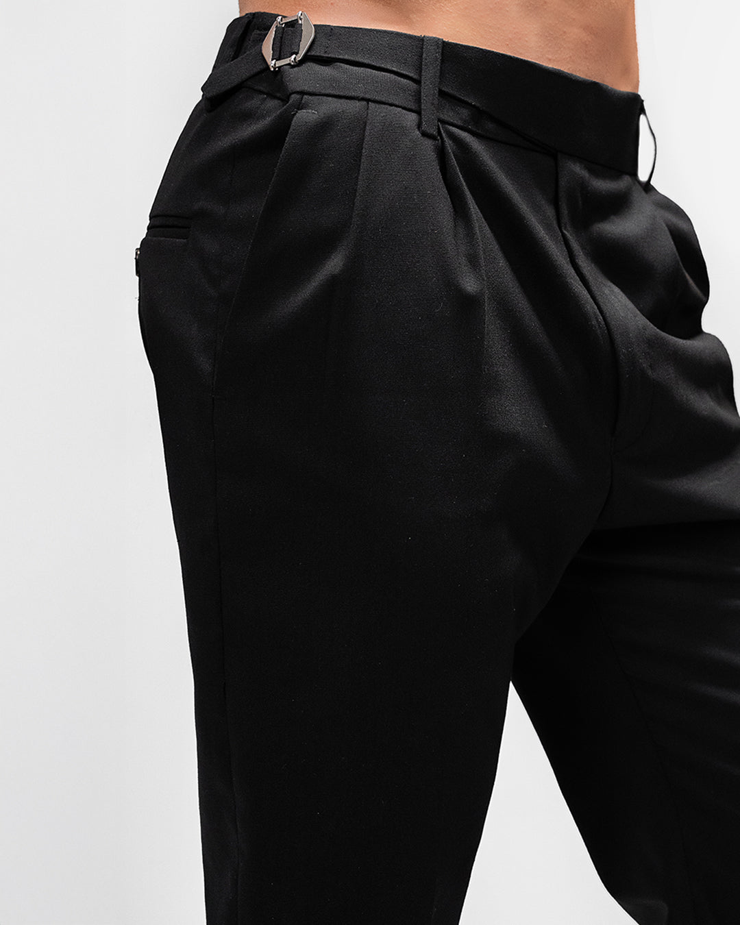 MEN’S SLIM-FIT BLACK PLEATED TROUSERS