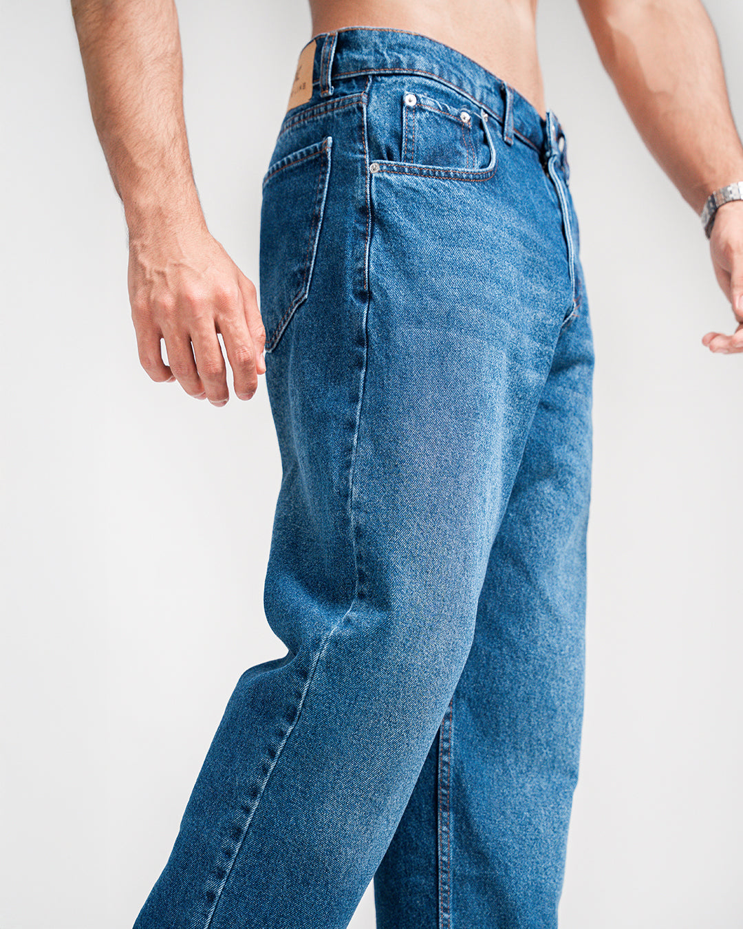 MEN’S CLASSIC BLUE STRAIGHT-LEG JEANS