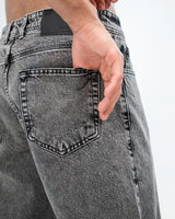 MEN’S GREY STRAIGHT-LEG JEANS