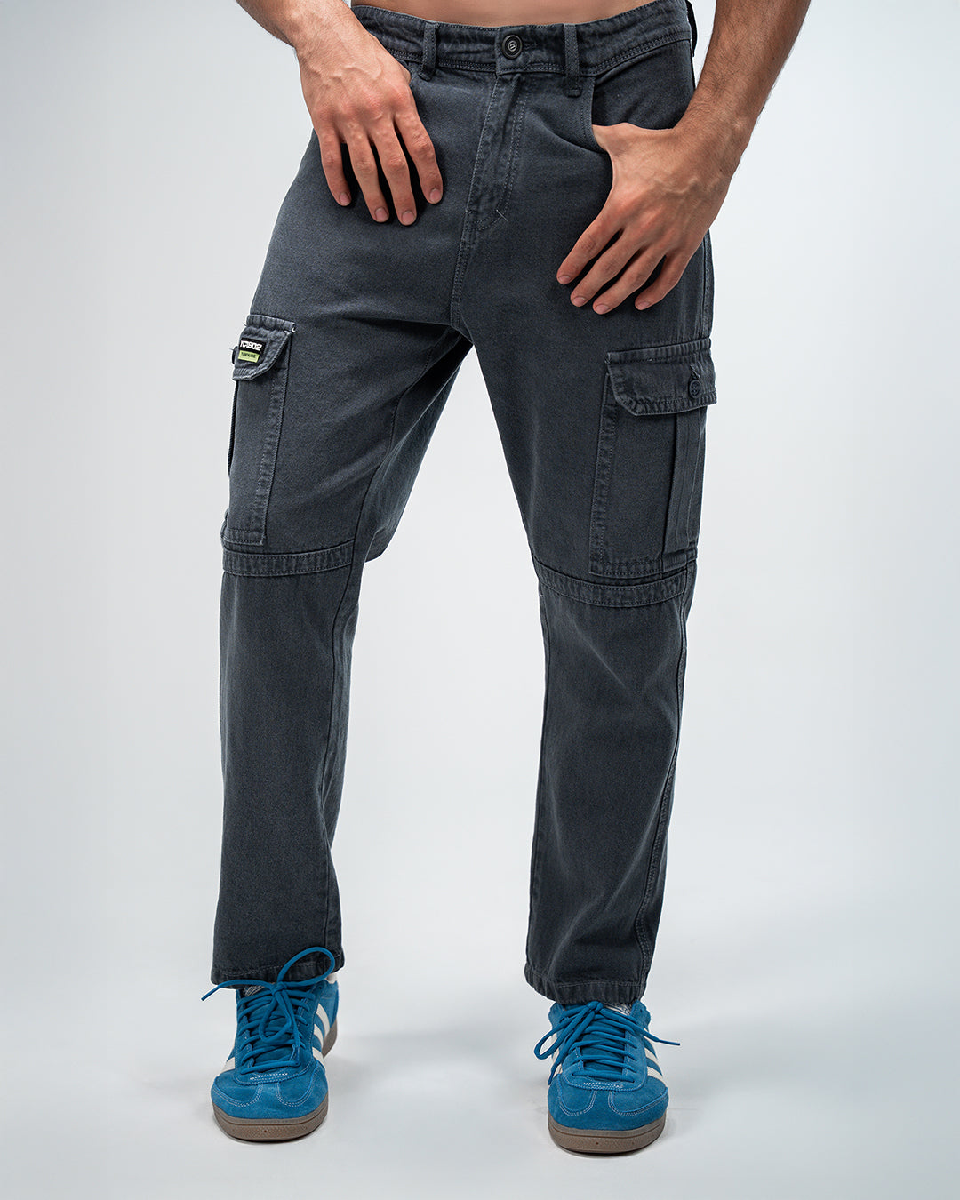 MEN’S BLACK CARGO JEANS