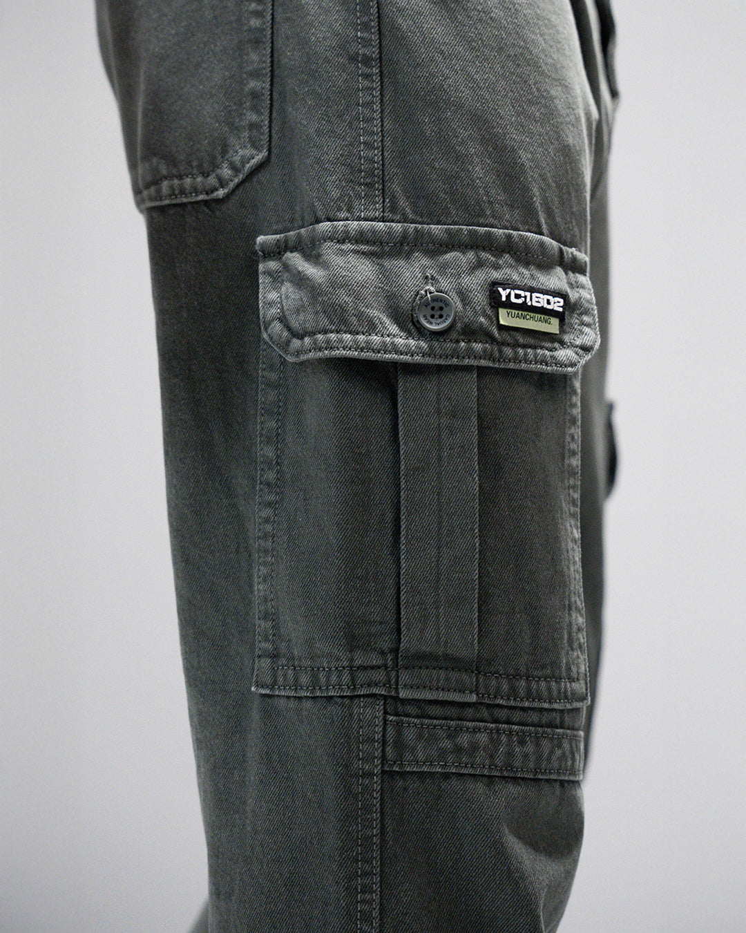 MEN’S OLIVE GREEN CARGO JEANS