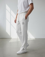 Lounge Trouser white with shoess and tshirt