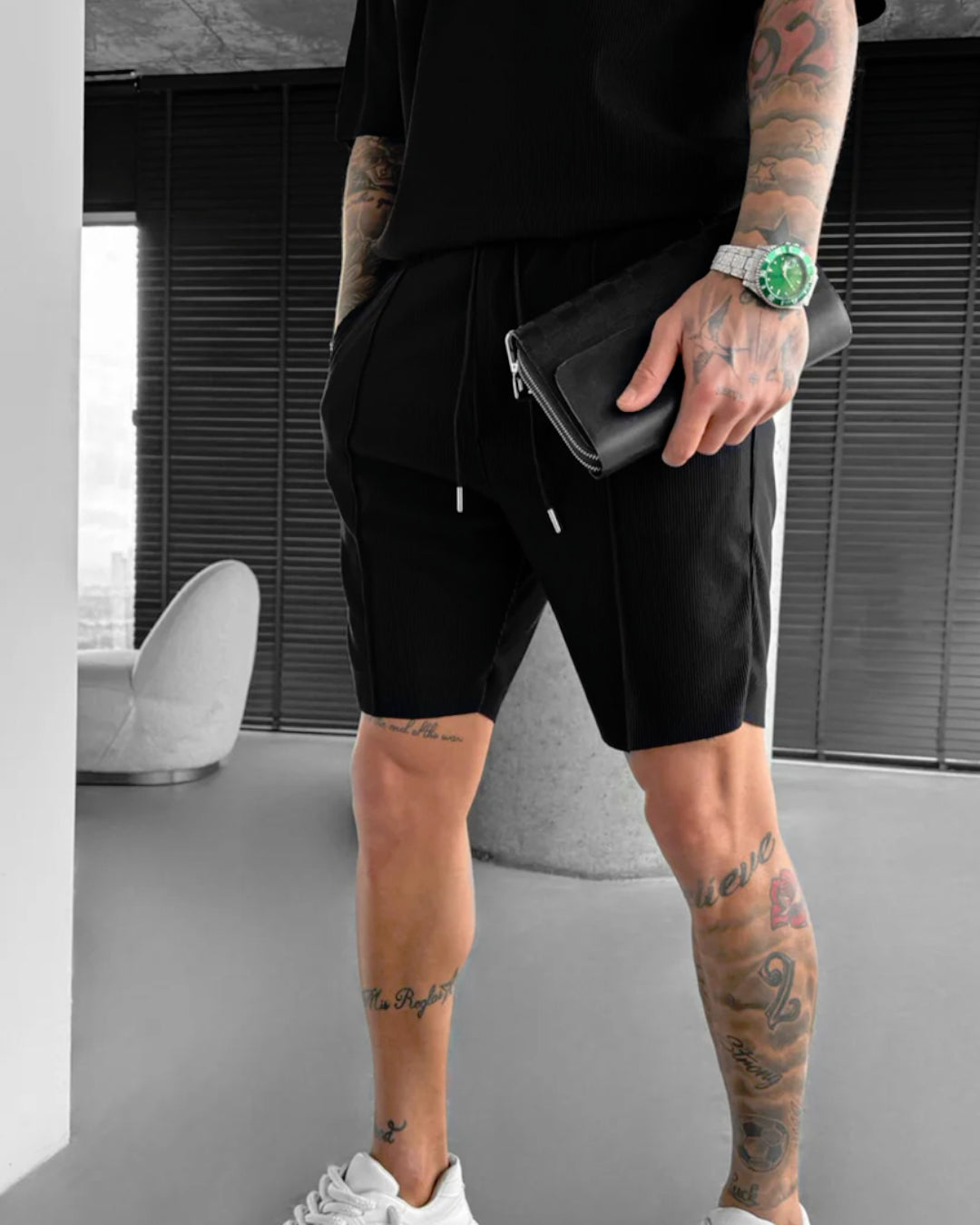 LOOSE FIT TEXTURED SEAM SHORTS - BLACK
