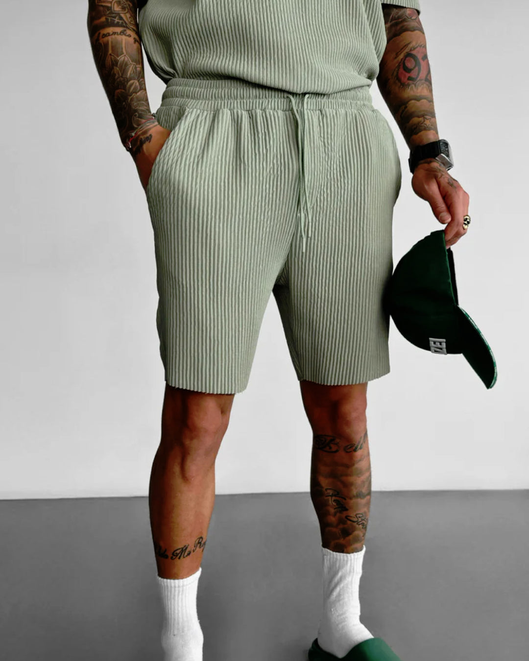LOOSE FIT RIBBED SHORTS - TEA GREEN