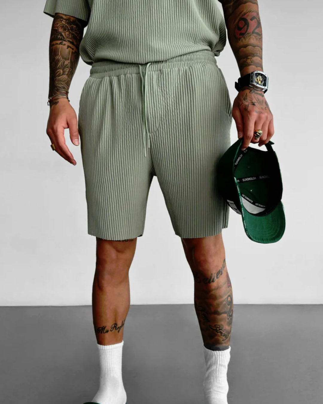 LOOSE FIT RIBBED SHORTS - TEA GREEN