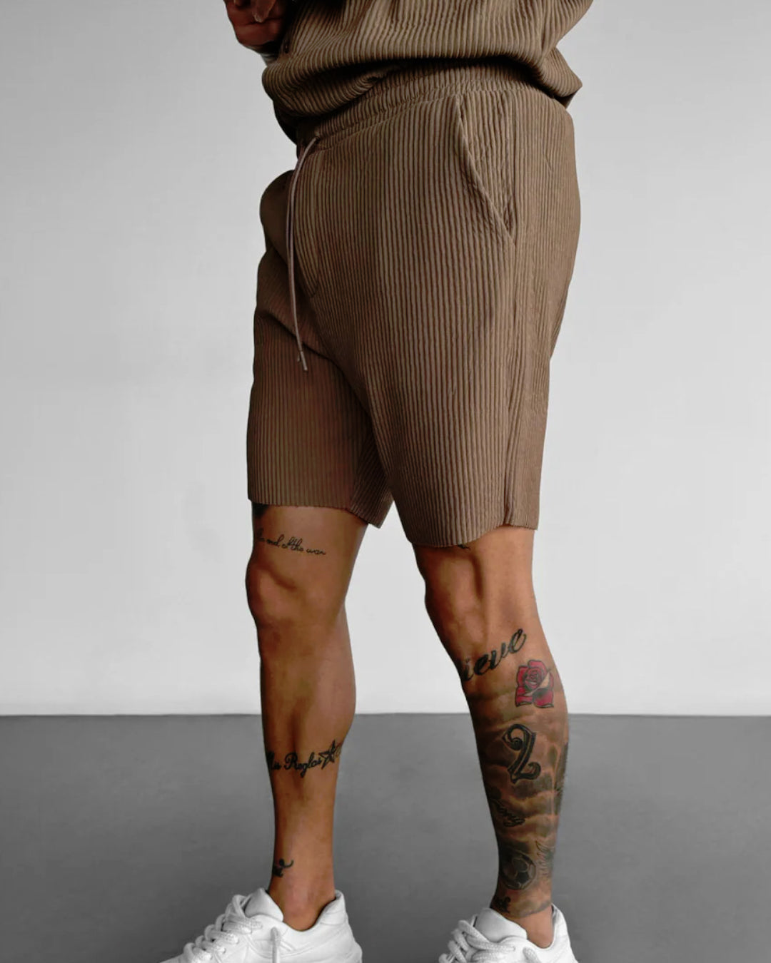 LOOSE FIT RIBBED SHORTS - BROWN