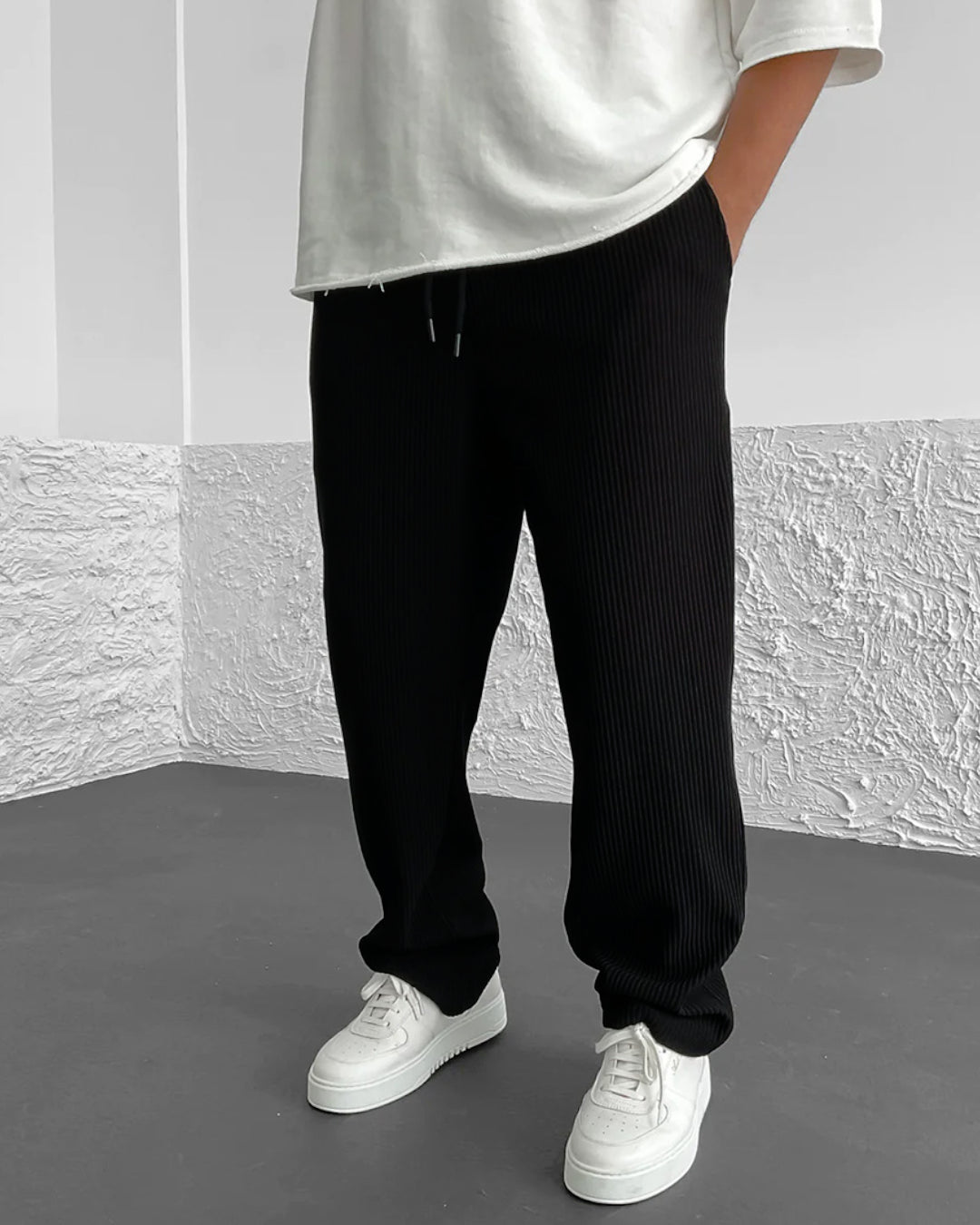 LOOSE FIT RIBBED TROUSER - BLACK